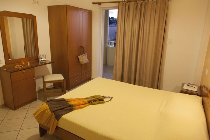 Imagen de la habitación del Hotel Blue Sky, Aghia Marina. Foto 13