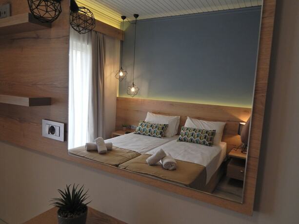 Imagen general del Hotel Blue Sky, Aghia Marina. Foto 1