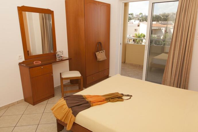 Imagen de la habitación del Hotel Blue Sky, Aghia Marina. Foto 18