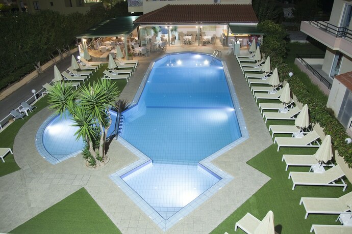 Imagen general del Hotel Blue Sky, Aghia Marina. Foto 12