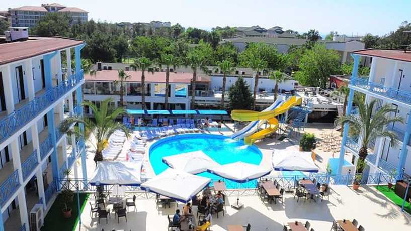 Imagen de la piscina del Hotel Blue Sky, Kiris. Foto 16
