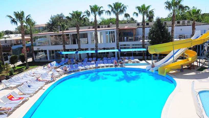 Imagen de la piscina del Hotel Blue Sky, Kiris. Foto 18