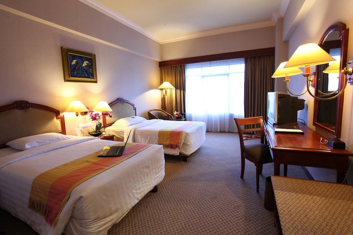 Imagen de la habitación del Hotel Blue Sky, Margasari. Foto 5