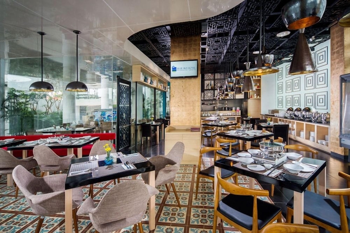 Imagen del bar/restaurante del Hotel Blue Sky Petamburan. Foto 4