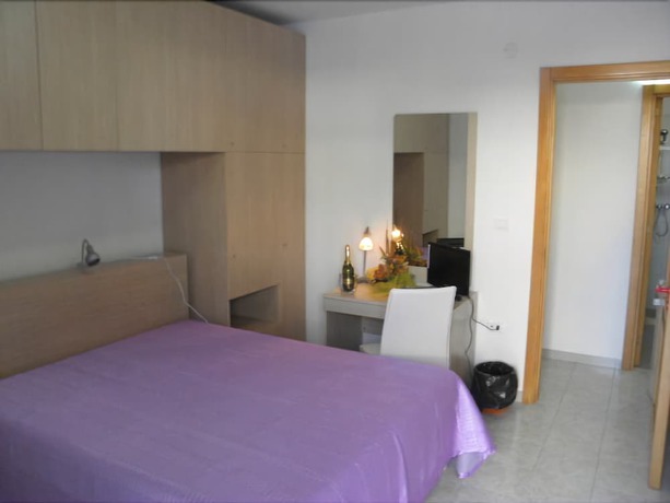 Imagen de la habitación del Hotel Blue Sky, San Foca. Foto 7
