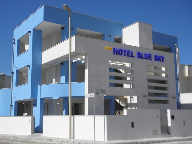 Imagen general del Hotel Blue Sky, San Foca. Foto 1