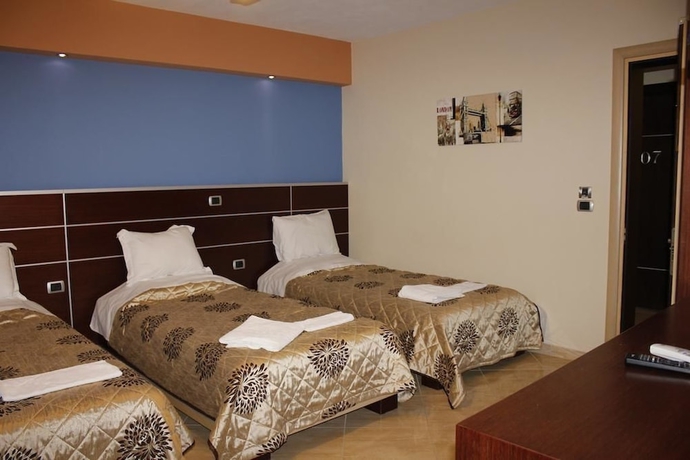 Imagen de la habitación del Hotel Blue Sky, Sarande. Foto 14