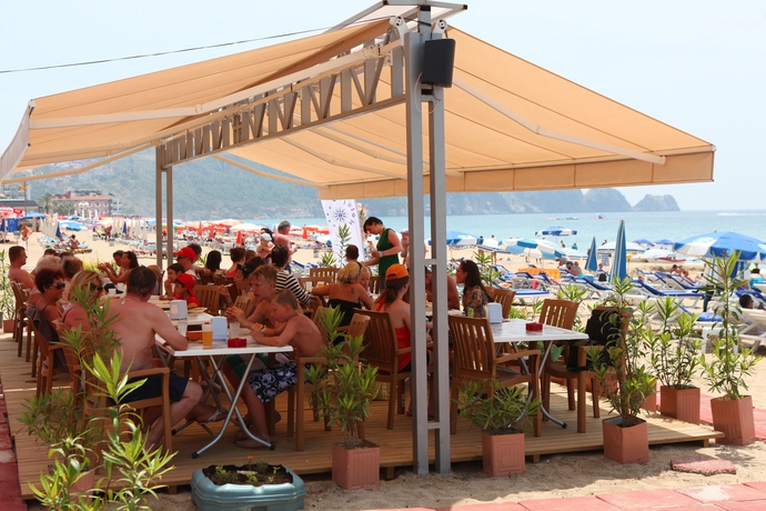 Imagen del bar/restaurante del Hotel Blue Star - All Inclusive. Foto 8