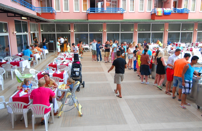Imagen del bar/restaurante del Hotel Blue Star - All Inclusive. Foto 9