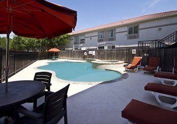 Imagen de la piscina del Hotel Blue Star Inn, Lafayette. Foto 15