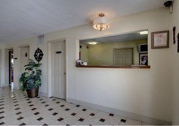 Imagen de los interiores del Hotel Blue Star Inn, Lafayette. Foto 14