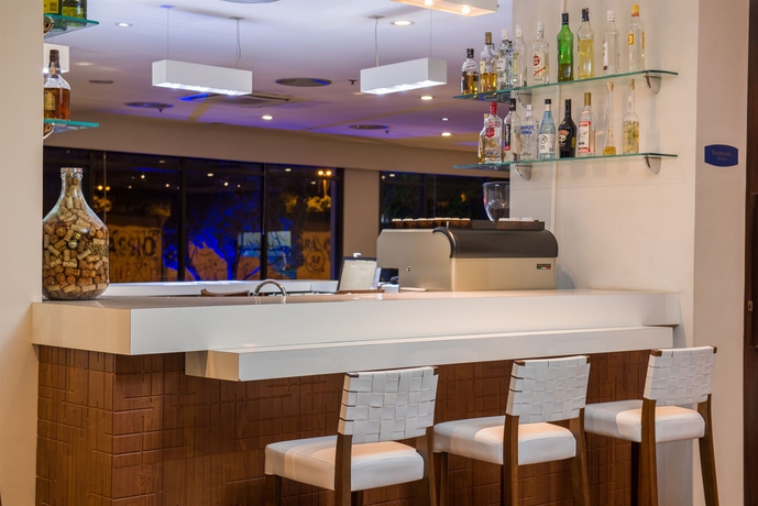 Imagen del bar/restaurante del Hotel Blue Tree Towers Millenium Porto Alegre. Foto 5