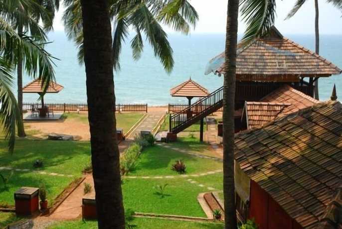 Imagen de los exteriores del Hotel Blue Water Beach Resort. Foto 9