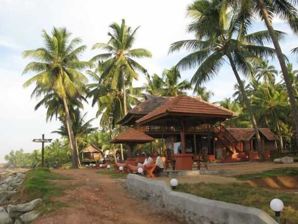 Imagen de los exteriores del Hotel Blue Water Beach Resort. Foto 13