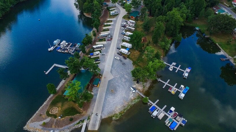 Imagen de la habitación del Hotel Blue Water Resort. Foto 17