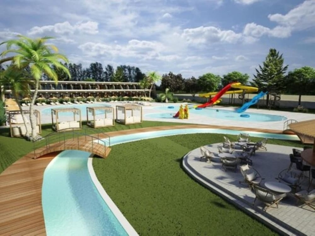 Imagen de la piscina del Hotel Blue Water Resort. Foto 18