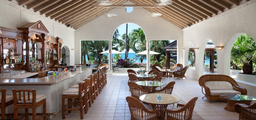 Imagen del bar/restaurante del Hotel Blue Waters Resort and Spa. Foto 5