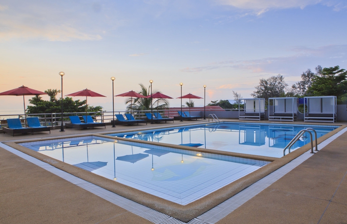 Imagen de la piscina del Hotel Blue Wave Hua Hin. Foto 14