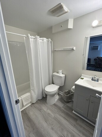 Imagen general del Hotel Blue Wave Inn. Foto 6