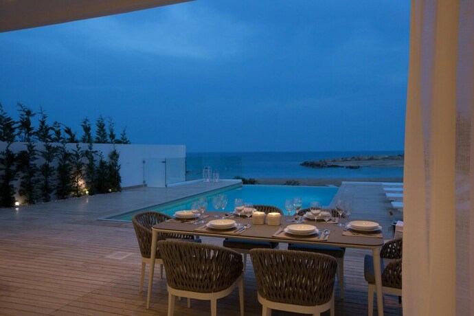 Imagen general del Hotel Blue Waves Protaras Beachfront Villa 3. Foto 10