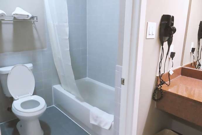 Imagen de la habitación del Hotel Blue Way Inn and Suites By Jasper Houston. Foto 15
