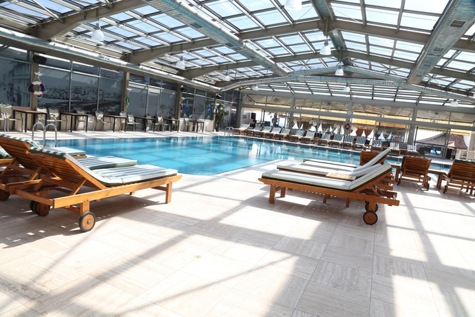 Imagen de la piscina del Hotel Blue World. Foto 15