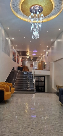 Imagen de los interiores del Hotel BlueNeck Ayodhya-Near ShriRam Mandir. Foto 11