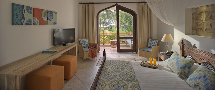 Imagen de la habitación del Hotel Bluebay Beach Resort and Spa. Foto 7