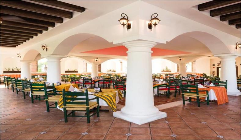 Imagen general del Hotel Bluebay Grand Esmeralda All Inclusive. Foto 5