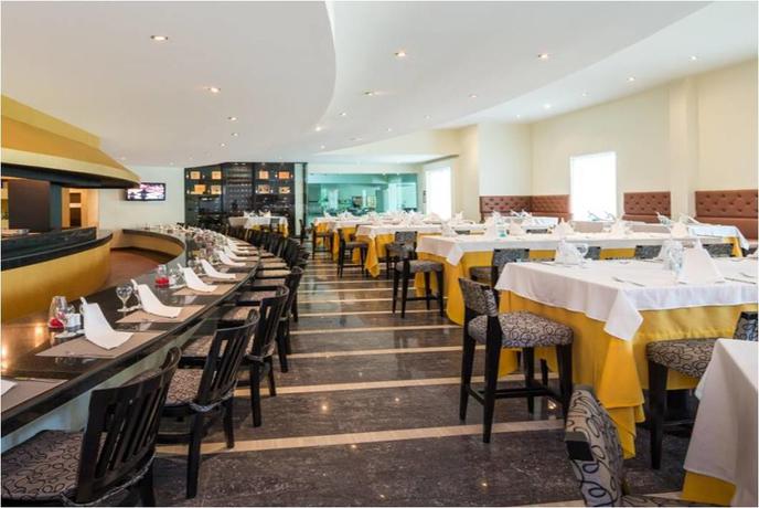 Imagen general del Hotel Bluebay Grand Esmeralda All Inclusive. Foto 6