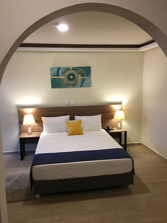 Imagen de la habitación del Hotel Bluebay Hôtel Abidjan. Foto 6