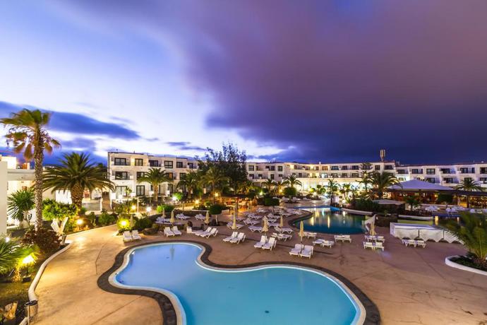 Imagen general del Hotel Bluebay Lanzarote - All Inclusive. Foto 20