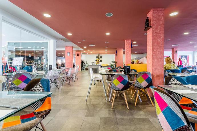 Imagen general del Hotel Bluebay Lanzarote - All Inclusive. Foto 10