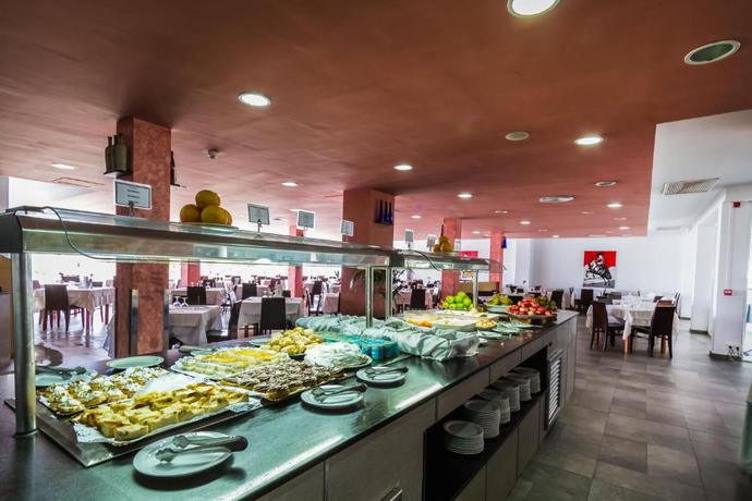 Imagen general del Hotel Bluebay Lanzarote - All Inclusive. Foto 11