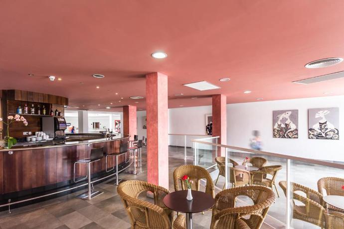 Imagen general del Hotel Bluebay Lanzarote - All Inclusive. Foto 14