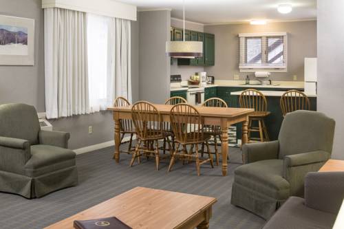 Imagen de la habitación del Hotel Bluebird Cady Hill Lodge. Foto 5