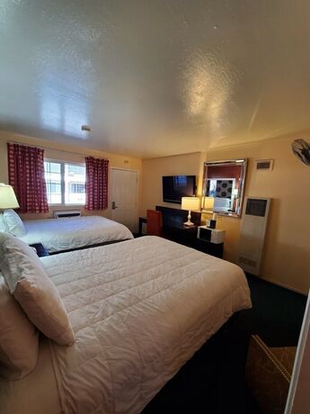 Imagen general del Hotel Bluebird Day Inn and Suites. Foto 3