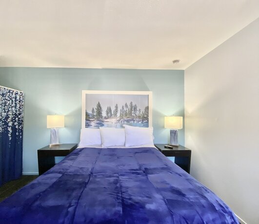 Imagen general del Hotel Bluebird Day Inn and Suites. Foto 10