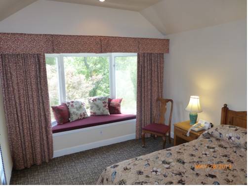 Imagen de la habitación del Hotel Bluebird Inn. Foto 7