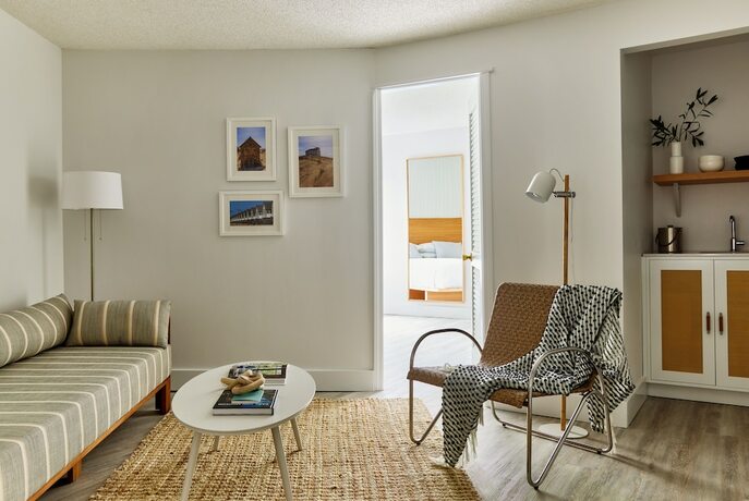 Imagen de la habitación del Hotel Bluebird Parker Beach Lodge. Foto 17