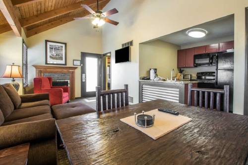 Imagen de la habitación del Hotel Bluegreen Christmas Mountain Village, An Ascend Resort. Foto 3