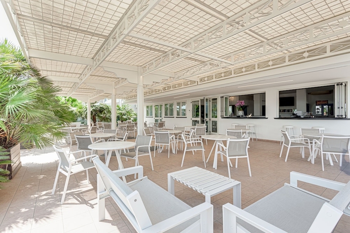 Imagen general del Hotel Blues, Pinarella di Cervia. Foto 4