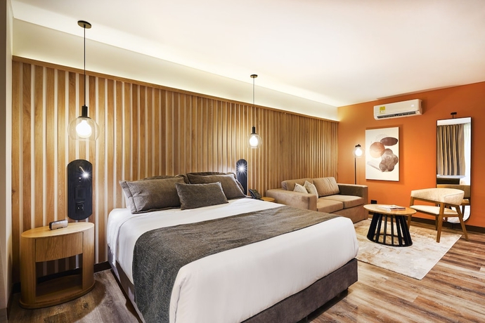 Imagen de la habitación del Hotel Blues Suites Medellin. Foto 7