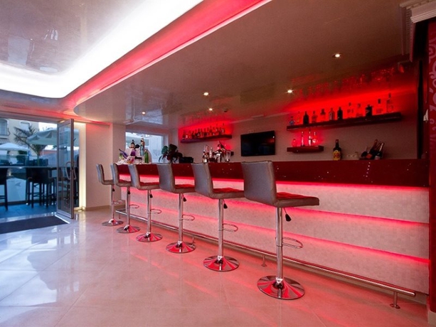 Imagen del bar/restaurante del Hotel Bluesea Alboran. Foto 6