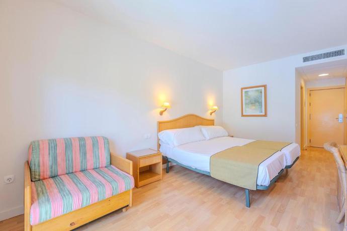 Imagen de la habitación del Hotel Bluesea Brisa Roquetas. Foto 8