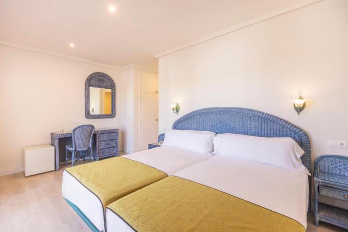 Imagen de la habitación del Hotel Bluesea Brisa Roquetas. Foto 10