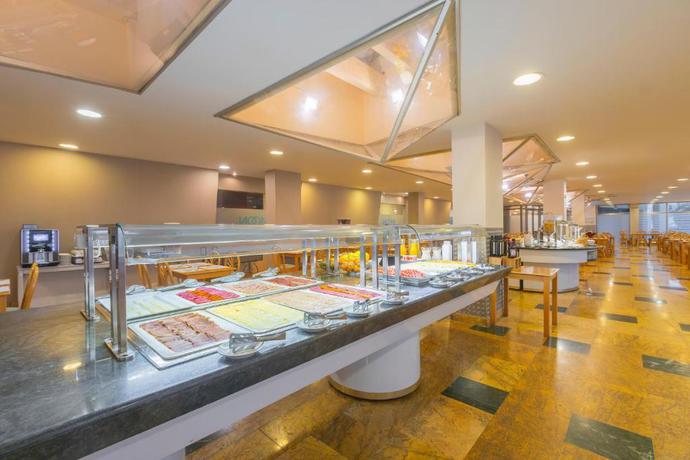 Imagen de los interiores del Hotel Bluesea Brisa Roquetas. Foto 16