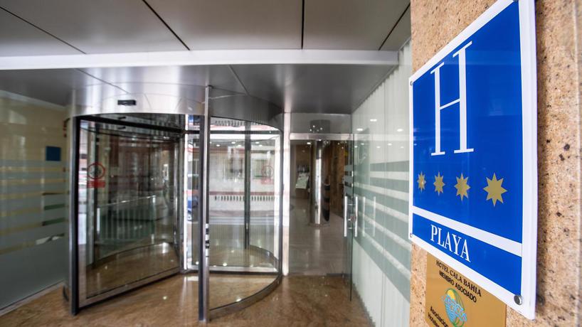 Imagen de los interiores del Hotel Bluesea Calabahia. Foto 18