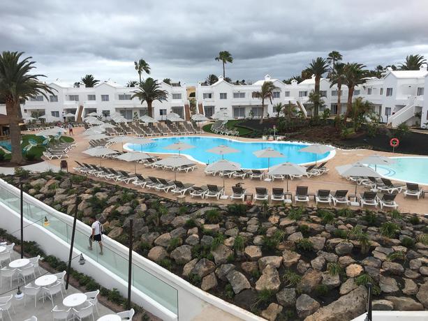 Imagen de los exteriores del Hotel Bluesea Corralejo Village. Foto 20