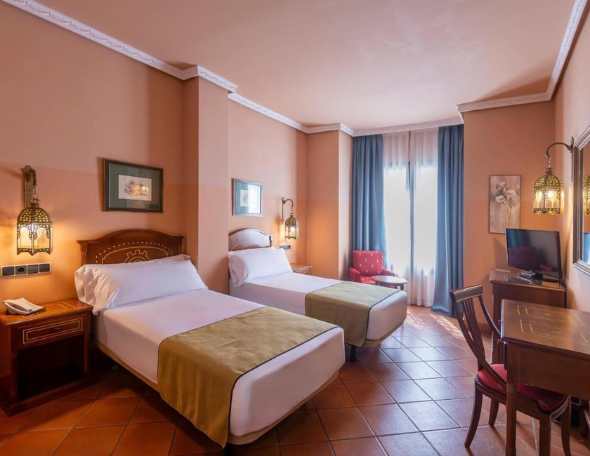 Imagen de la habitación del Hotel Bluesea El Cortijo. Foto 10